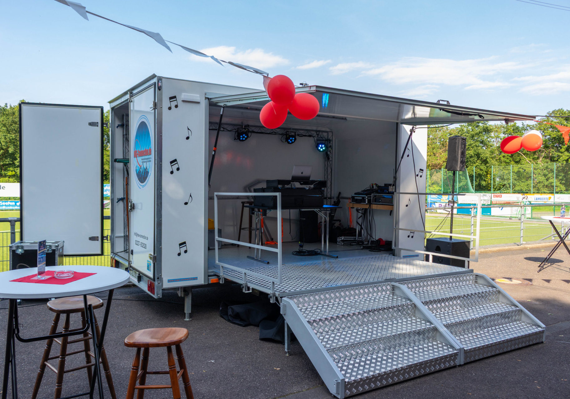 Showbühne mieten aus Bornheim bei Köln, Bonn, Brühl, Wesseling